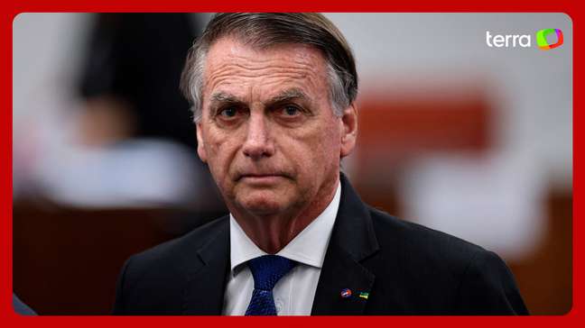 Bolsonaro publica versículo bíblico após tarifaço de Trump contra o Brasil: ‘Povo geme’