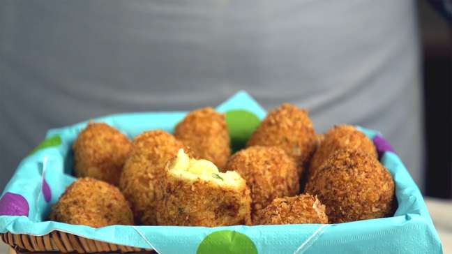 Tastemade apresenta: Bolinho de Batata Recheado com Queijo