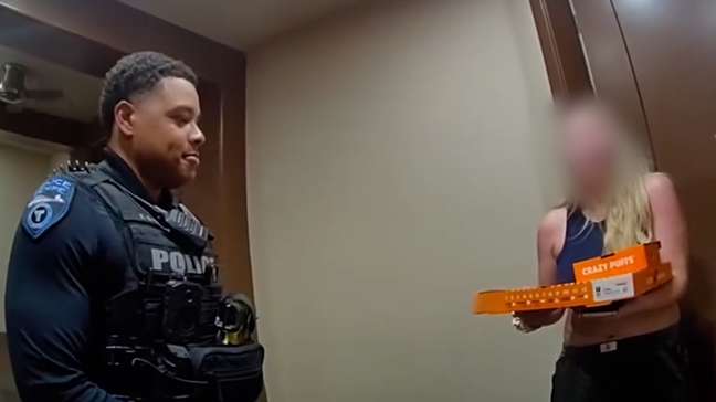 Policiais fazem entrega de pizza após prenderem entregador nos EUA