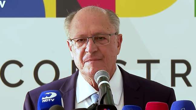 Alckmin diz que governo se reunirá com empresários para discutir resposta ao tarifaço de Trump