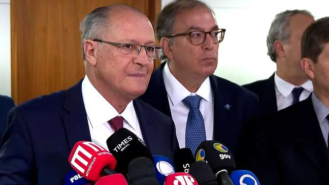 Geraldo Alckmin diz que espera há dois meses que governo Trump responda carta enviada pelo Brasil