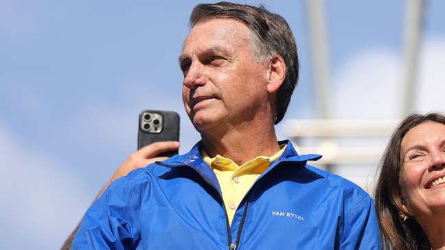 Bolsonaro diz que ‘todo mundo vai sofrer’ com tarifaço de Trump, mas pede anistia: ‘É muito?’