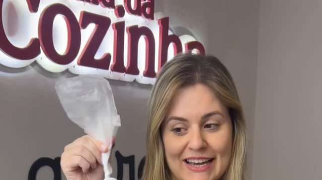 Como tirar o nó do saquinho?