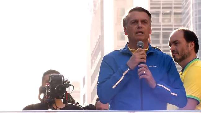 PF cumpre mandados contra Jair Bolsonaro por ordem do STF