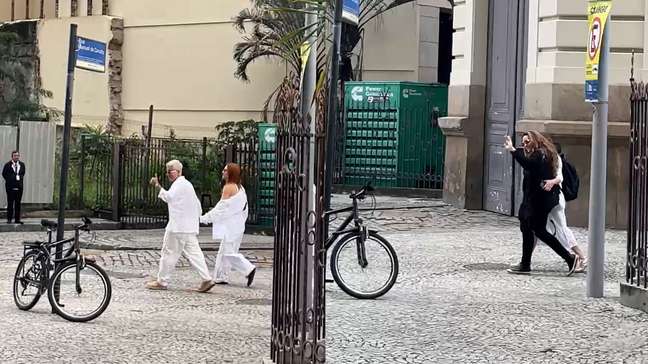 Ana Carolina, Fernanda Torres e outros famosos se despedem de Preta Gil no Rio