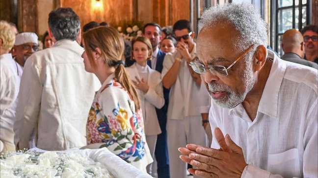 Gilberto Gil se despede de Preta Gil com foto beijando a filha: ‘Até os próximos 50 bilhões de anos’