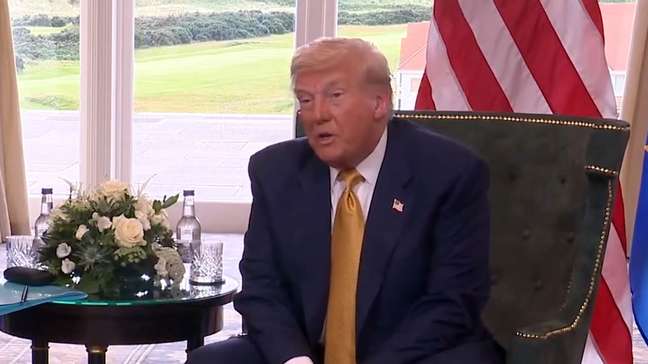 Trump descarta adiar tarifaço e afirma que medida começará em 1º de agosto: ‘Vale para todos’