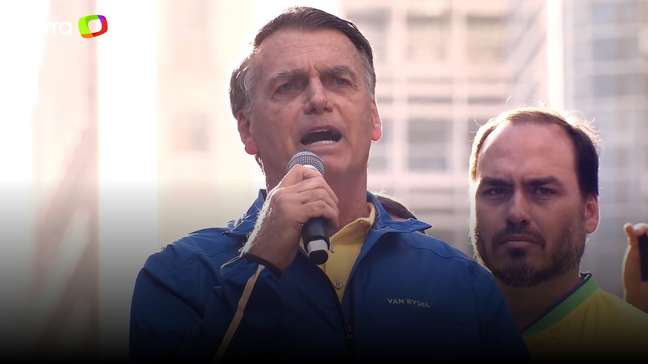 Jornal revela os áudios que PF encontrou no celular de Bolsonaro em apreensão de 2023