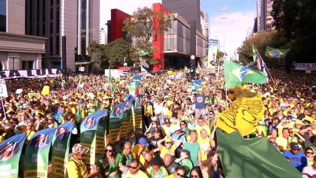 Em trio elétrico esvaziado, bolsonaristas pedem anistia, e criticam Lula e Moraes na Paulista