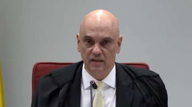 Moraes autoriza que familiares visitem Bolsonaro sem necessidade de autorização prévia