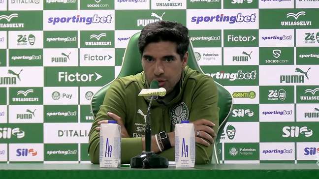 Abel Ferreira nega que ironizou torcida do Palmeiras após ser xingado: ‘Pedi apoio’