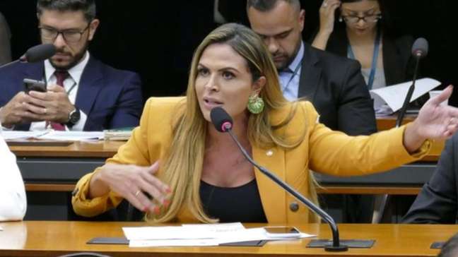 Deputada denuncia importunação sexual por meio de e-mails da Câmara