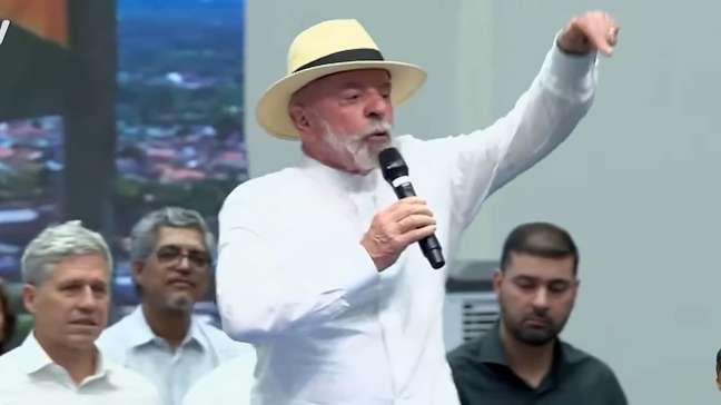 Lula chama de ‘traidores’ parlamentares que ocuparam o Congresso e diz que Moraes está ‘garantindo a democracia’