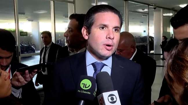 Motta envia pedido de afastamento de 15 deputados após motim na Câmara dos Deputados