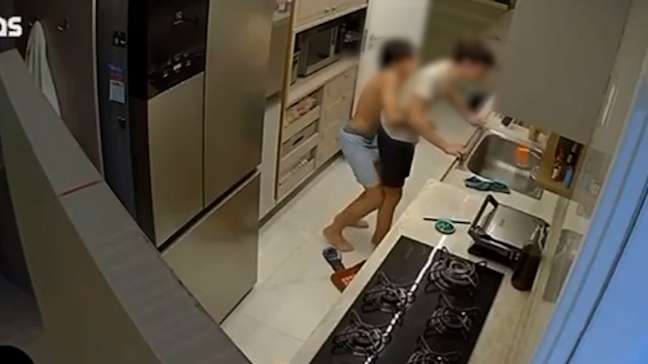Adolescente salva primo engasgado ao aplicar manobra de Heimlich