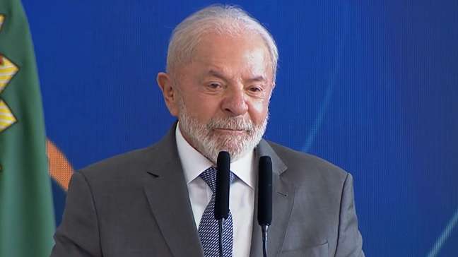 Lula defende soberania nacional e diz que mundo está 'mais perverso' e 'mais nervoso'