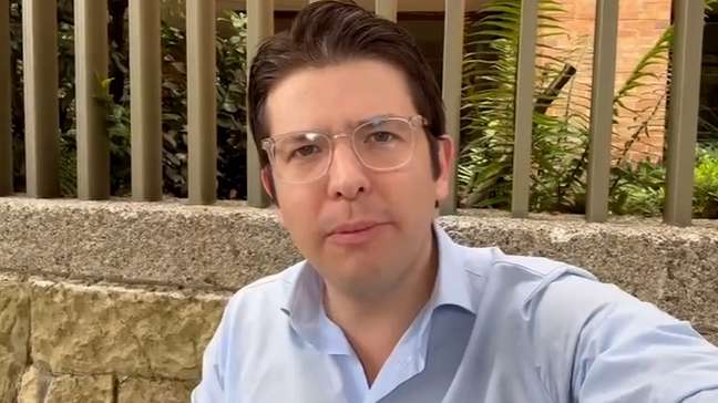 Morre Miguel Uribe, senador e pré-candidato que sofreu atentado na Colômbia