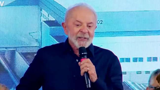 Lula diz que deputados deveriam pedir a cassação de Eduardo Bolsonaro: ‘Está traindo o País’
