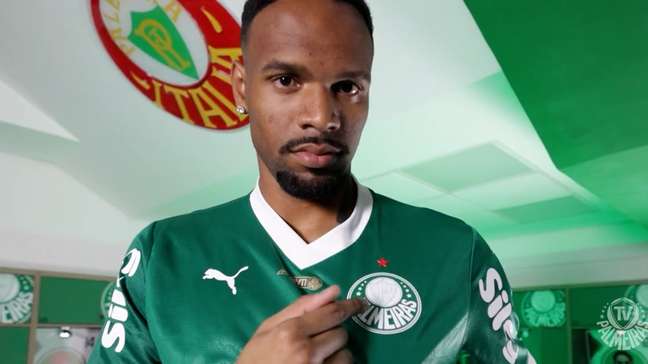 ‘Agora eu defendo o primeiro campeão mundial’, diz Carlos Miguel ao ser anunciado pelo Palmeiras