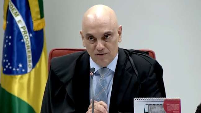 Moraes diz que bancos brasileiros poderão ser punidos se cumprirem sanções dos EUA