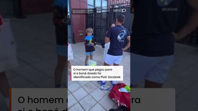 Tenista surpreende fã mirim que teve boné 'roubado' por CEO no US Open #shorts