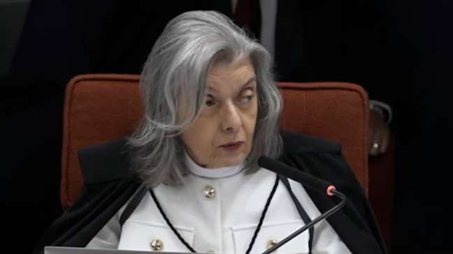 Cármen Lúcia vota e forma maioria para condenar Bolsonaro e demais réus por tentativa de golpe de Estado