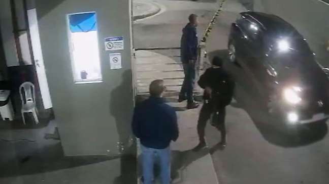 The armed criminals invade the hospital in Rio in search of a hospitalized patient; video