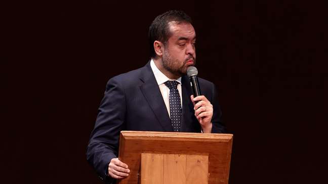 Cláudio Castro homenageia policiais mortos em operação contra o CV no Rio: ‘Não haverá retrocesso’