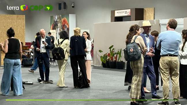 Cúpula do Clima ‘sem gravata’ tem frio intenso no interior em contraste com o calorão de Belém