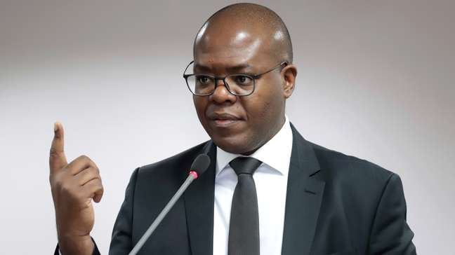 Ex-ministro Silvio Almeida é indiciado por importunação sexual