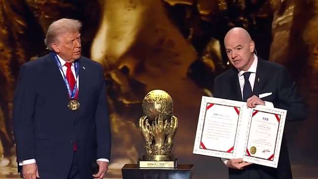 Donald Trump recebe ‘prêmio da paz’ da Fifa durante sorteio da Copa do Mundo de 2026