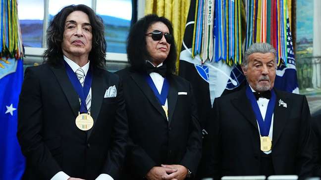 Kiss e Sylvester Stallone recebem medalhas de honra de Trump