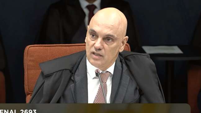 Moraes rejeita pedido para incluir Fux em julgamento do núcleo 2 da trama golpista: 'Causa espanto'