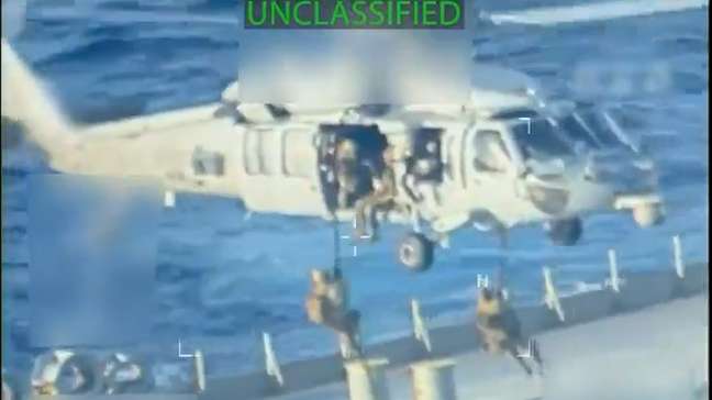 Vídeo mostra interceptação dos EUA a navio petroleiro venezuelano; Maduro fala em ‘roubo’