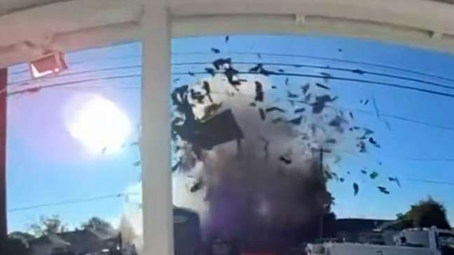 Vídeo mostra explosão de gás que destruiu casa e deixou seis feridos nos EUA