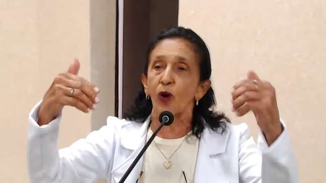 Vereadora viraliza ao desejar Feliz Natal inusitado: ‘Leve para o fundo dos infernos’