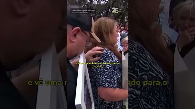 Ucraniana lamenta morte da filha de 10 anos em atentado de Sidney #Shorts