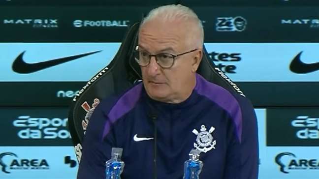 Dorival Jr. fala sobre briga com torcedor do Corinthians: ‘Ninguém tem sangue de barata’