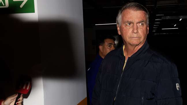 Perícia médica conclui que Bolsonaro precisa de cirurgia 'o mais breve possível'