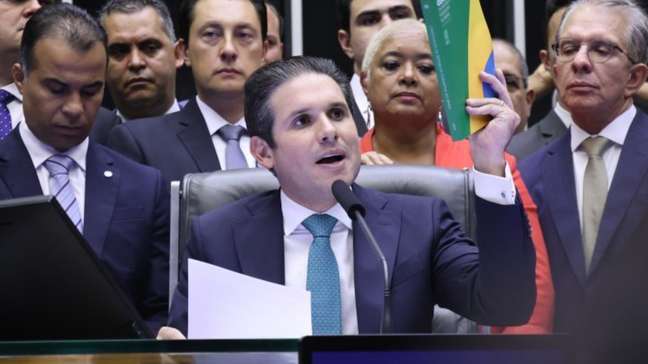 Hugo Motta diz querer debater a escala 6x1 com equilíbrio e 'sem ideologia'