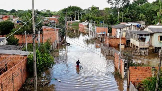 Acre decreta situação de emergência após rio transbordar e desabrigar mais de 400 pessoas