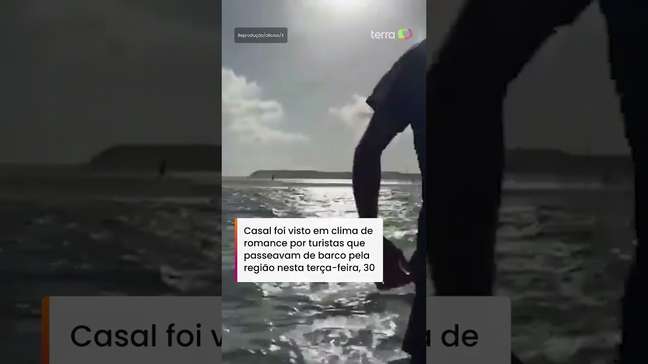 Bruna Marquezine e Shawn Mendes protagonizam beijo 'de cinema' em praia de Alagoas #shorts