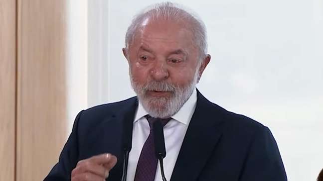 Lula relembra queda e hematoma que teve na cabeça após cair em banheiro: ‘Tive que esperar 3 horas’