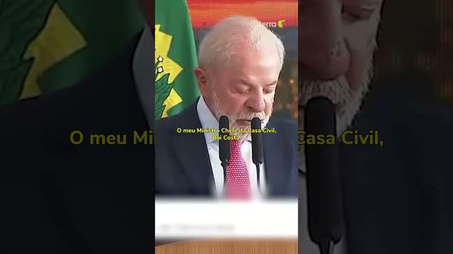 Em cerimônia sem Motta e Alcolumbre, Lula lê lista de nomes presentes para agradece #shorts