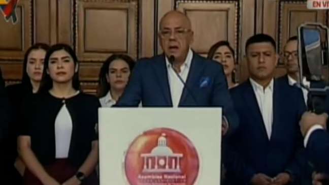 Após ação dos EUA contra Maduro, governo da Venezuela anuncia libertação de presos políticos