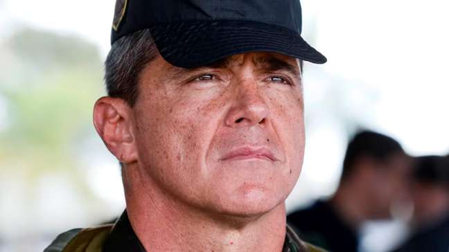 Moraes autoriza um dos generais presos por golpe a trabalhar em Comando Militar