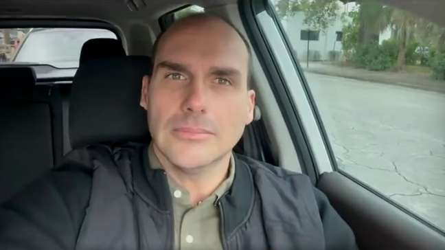 Eduardo diz ter 'inveja' de Maduro ao criticar condições de Bolsonaro na prisão: ‘Ditadura’