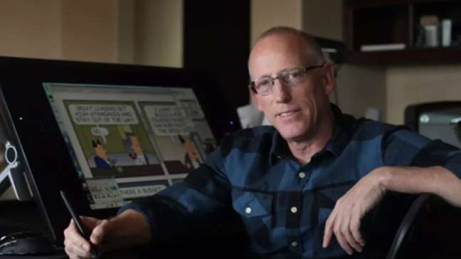 Ex-esposa anuncia em live morte de Scott Adams, criador de ‘Dilbert’: ‘Tentando ser forte’