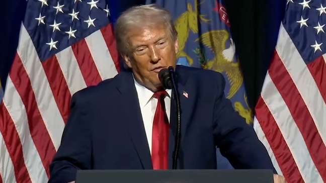 Trump pede que manifestantes iranianos 'tomem controle de suas instituições' e promete 'ajuda' por parte dos EUA