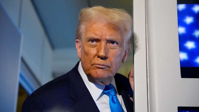 Trump anuncia tarifas sobre países europeus que enviaram tropas à Groenlândia